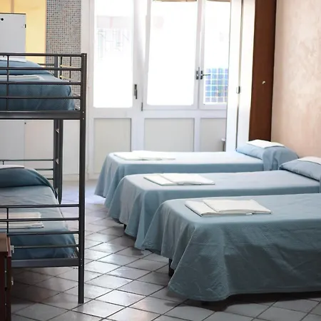 Bella Hostel *